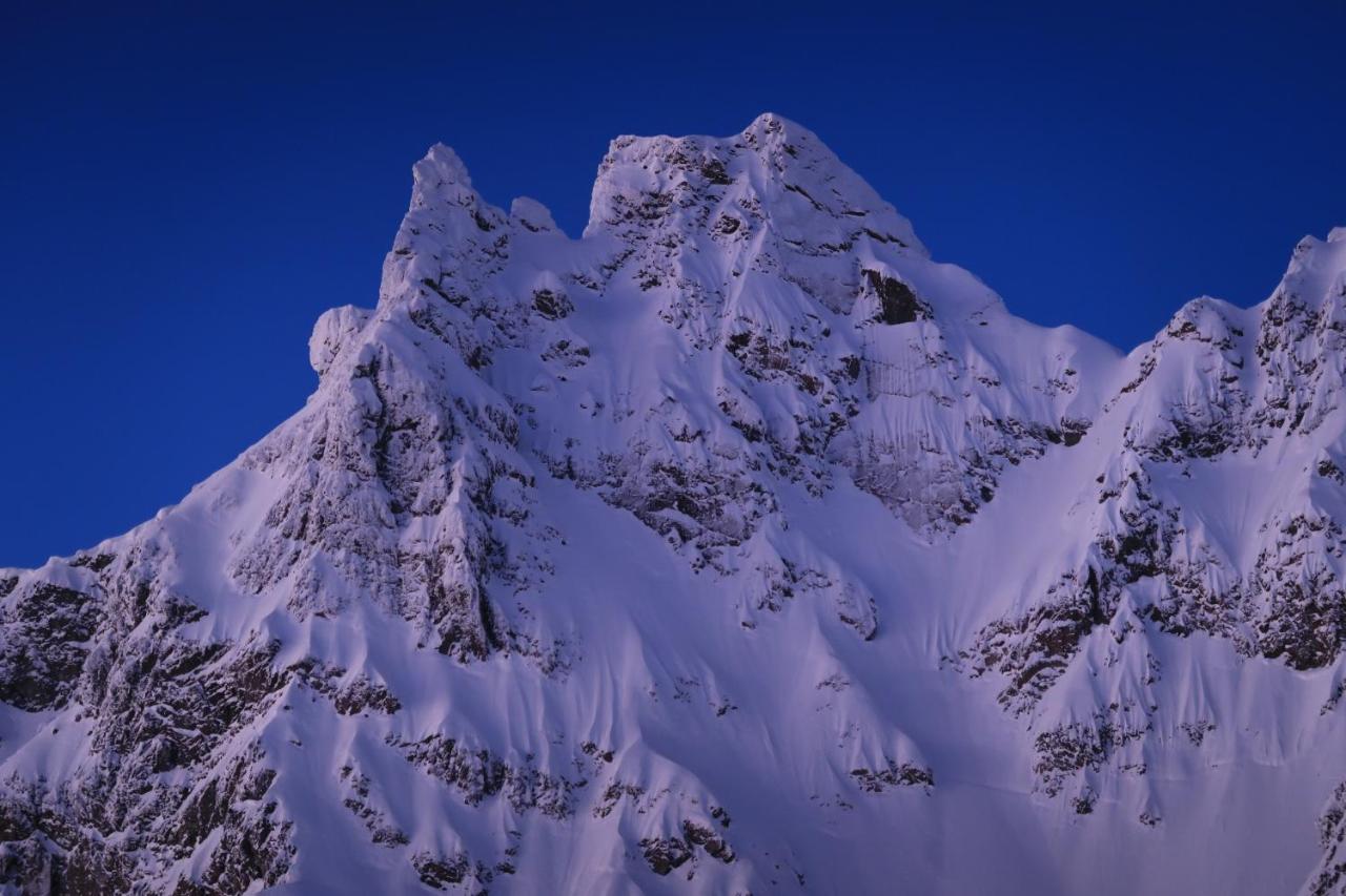 Magic Mountain Lodge - Lyngen Lyngseidet Exterior photo